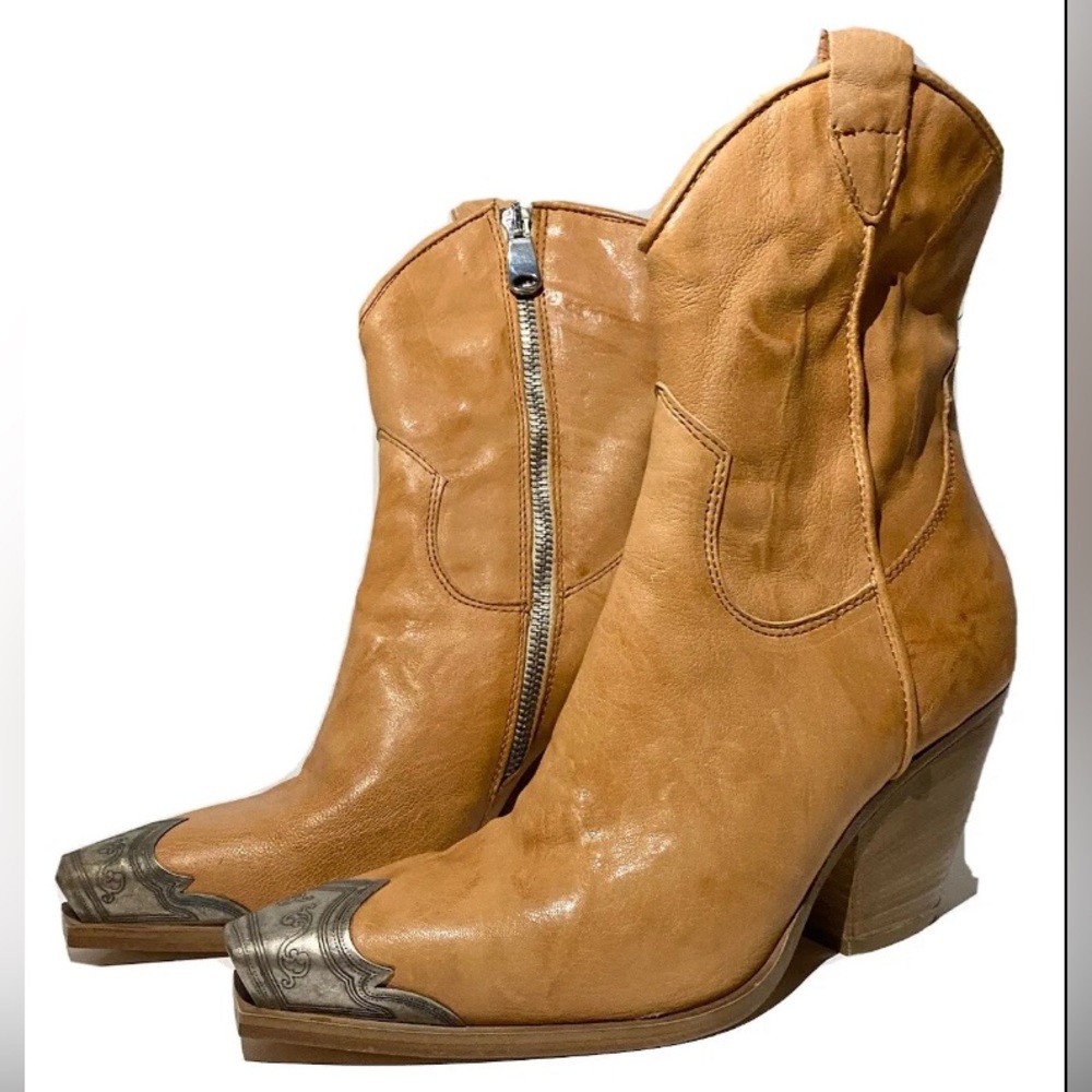 Free People Brayden Western Leather Boots in Bone, Sz 7.5/EU 37.5